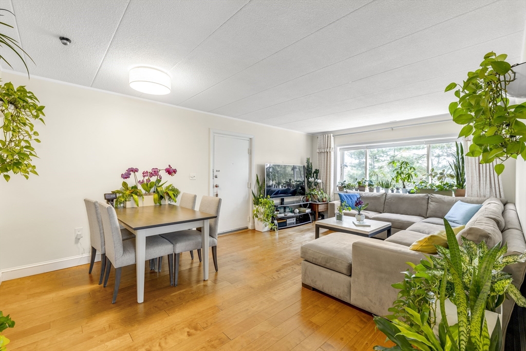 10 Foster St 405