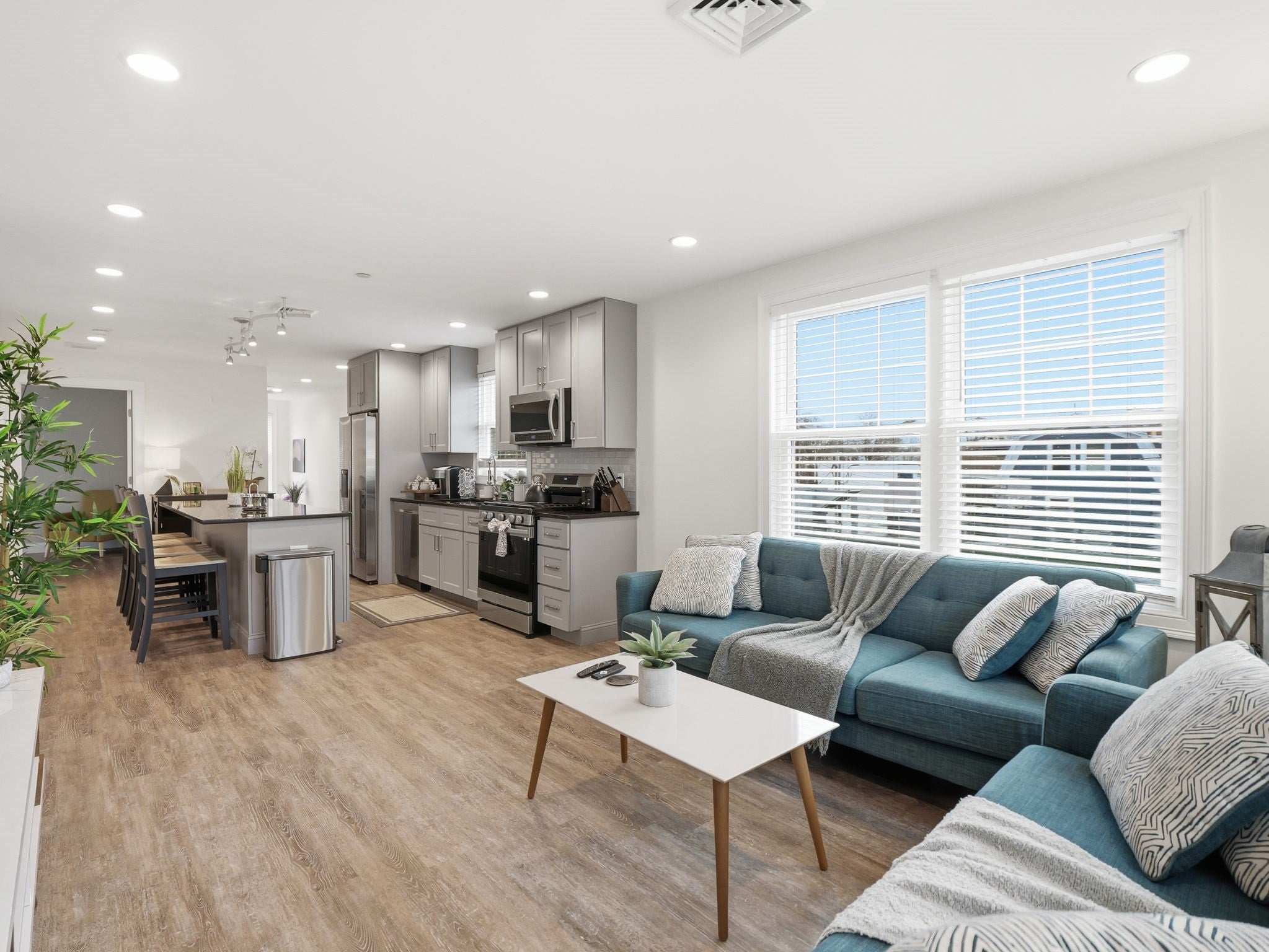 149 Pleasant St #2, Marblehead, MA, 149 Pleasant St #2, Marblehead, MA Photo #4