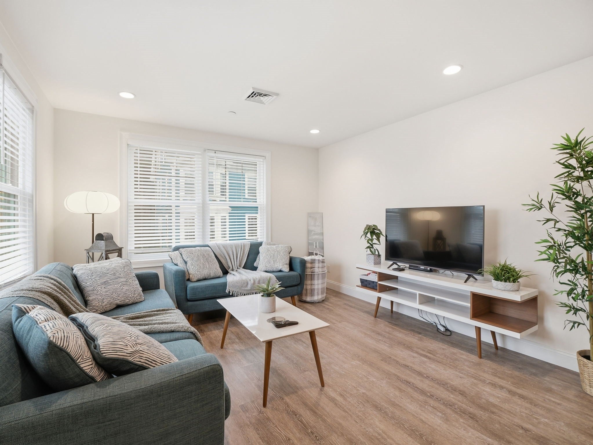 149 Pleasant St #2, Marblehead, MA, 149 Pleasant St #2, Marblehead, MA Photo #3