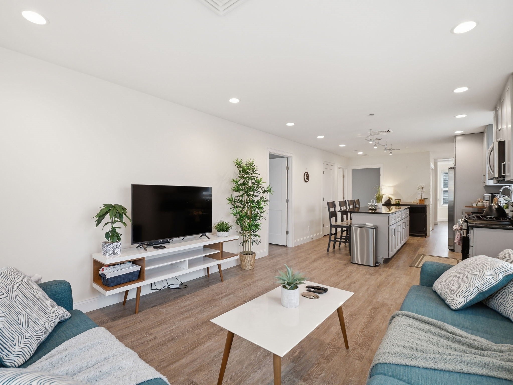 149 Pleasant St #2, Marblehead, MA, 149 Pleasant St #2, Marblehead, MA Photo #5