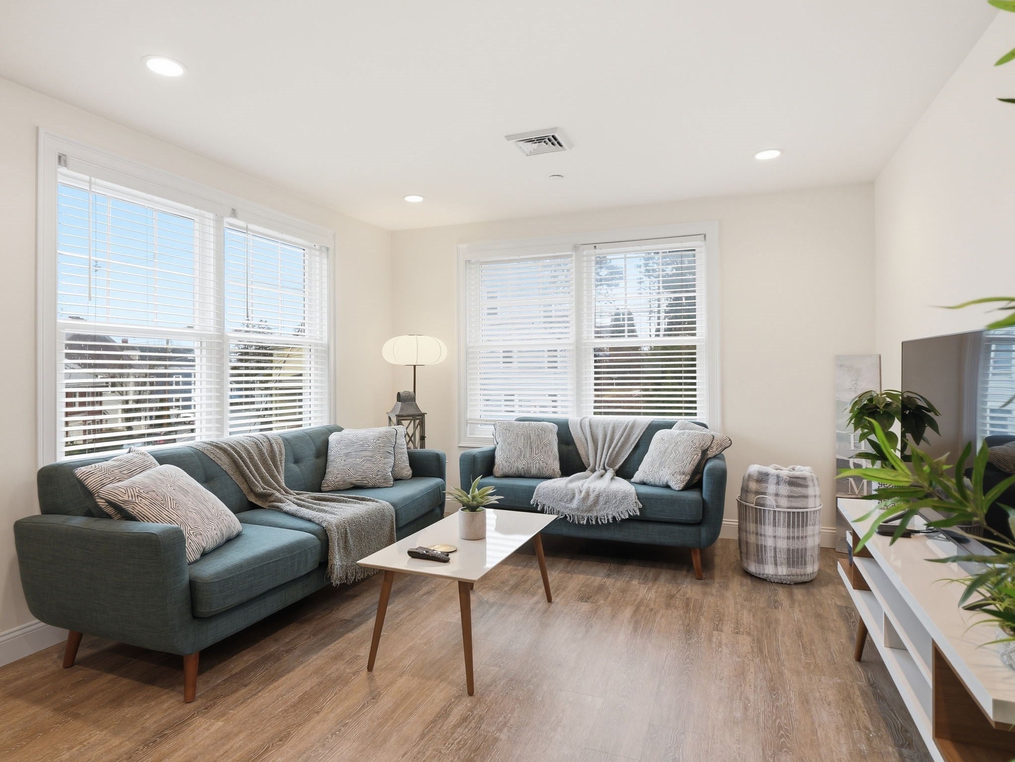 149 Pleasant St #2, Marblehead, MA, 149 Pleasant St #2, Marblehead, MA Photo #2