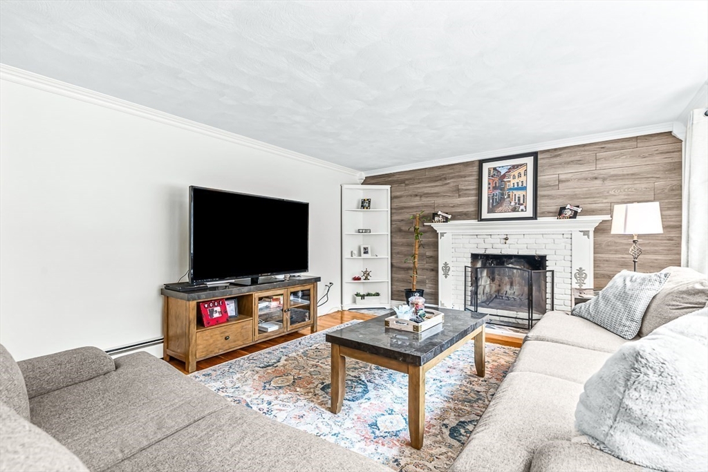 41 Plain Rd