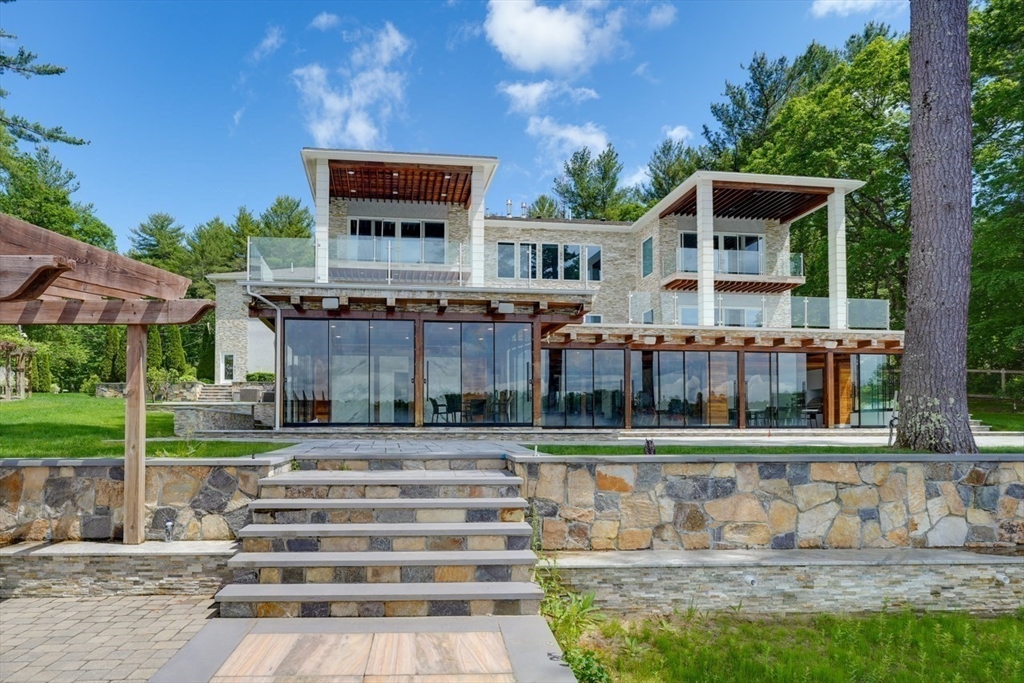 290 Massapoag Rd