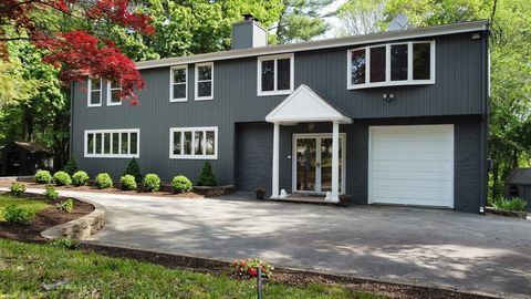 2218 Turnpike St North Andover MA 01845
