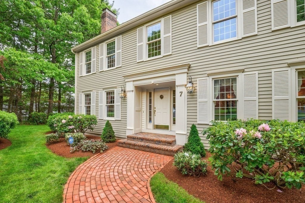 7 Village Green Lane