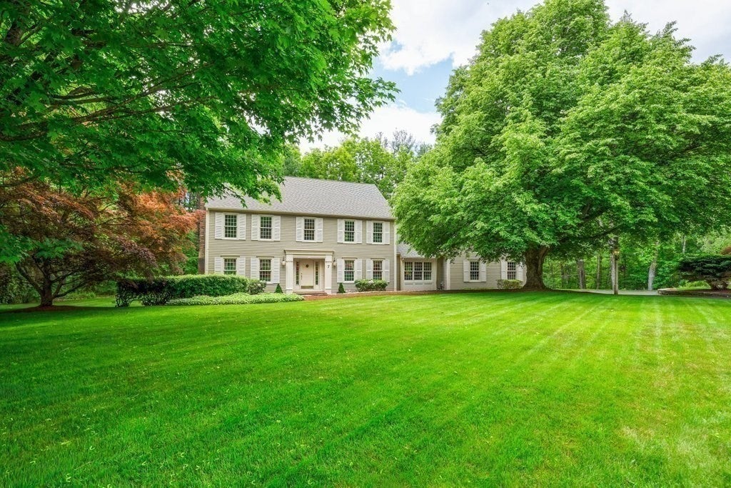 7 Village Green Lane
