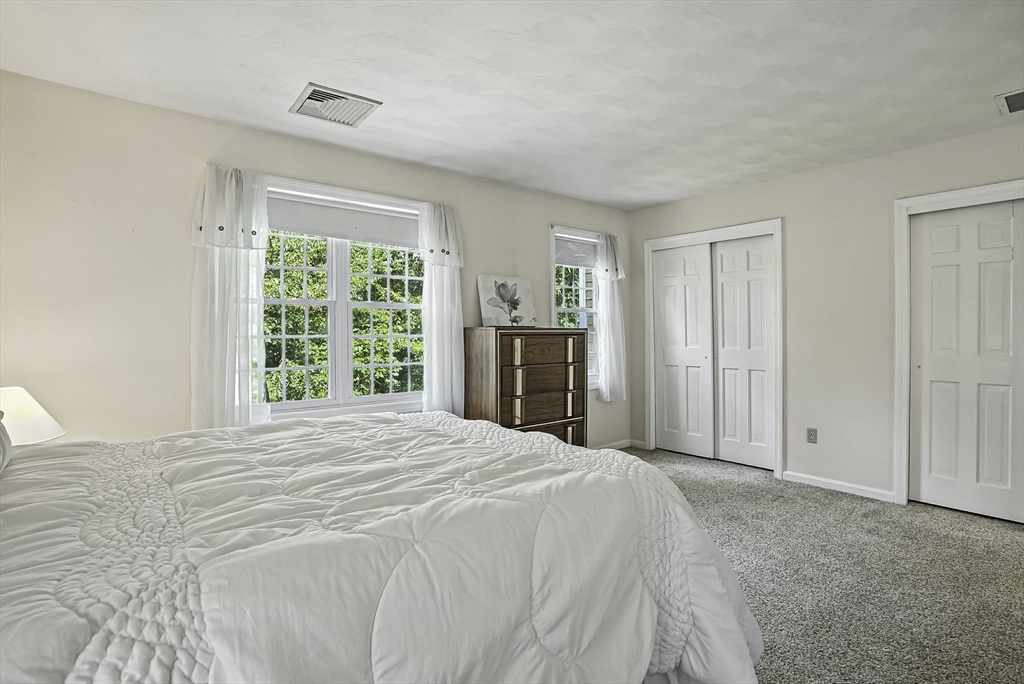 Hopedale, Massachusetts 01747, United States, 2 Bedrooms Bedrooms, ,2 BathroomsBathrooms,Residential,Active,96557