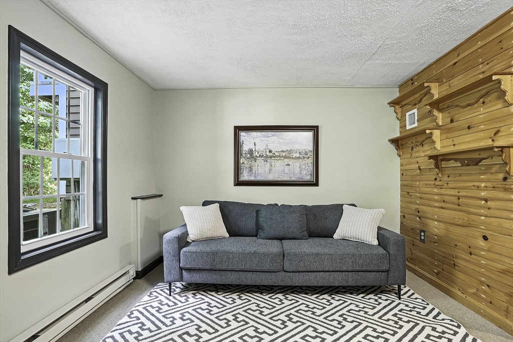 Hopedale, Massachusetts 01747, United States, 2 Bedrooms Bedrooms, ,2 BathroomsBathrooms,Residential,Active,96557