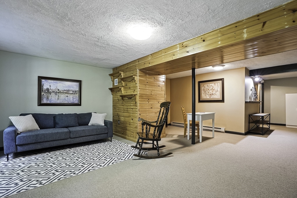 Hopedale, Massachusetts 01747, United States, 2 Bedrooms Bedrooms, ,2 BathroomsBathrooms,Residential,Active,96557