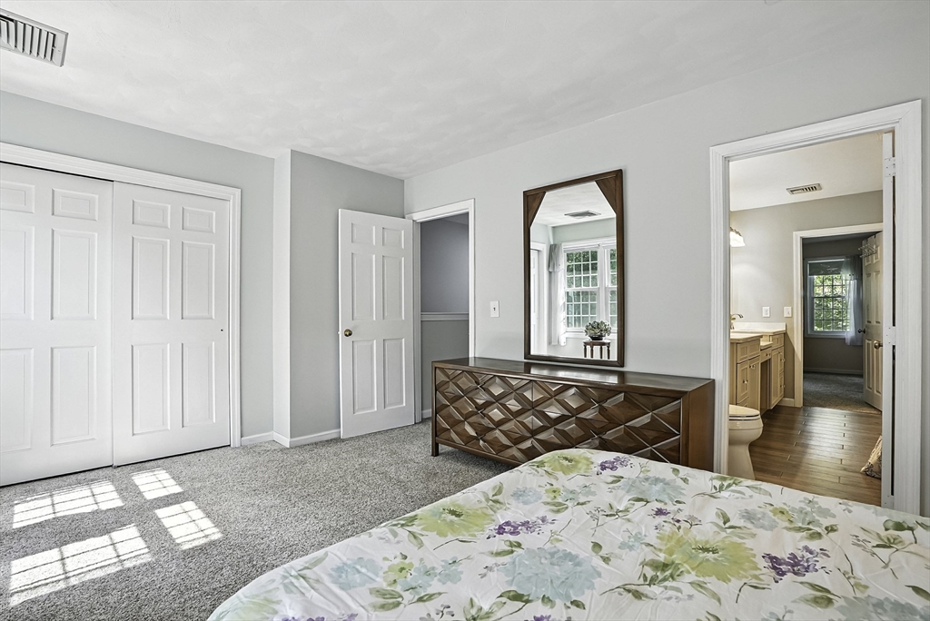 Hopedale, Massachusetts 01747, United States, 2 Bedrooms Bedrooms, ,2 BathroomsBathrooms,Residential,Active,96557