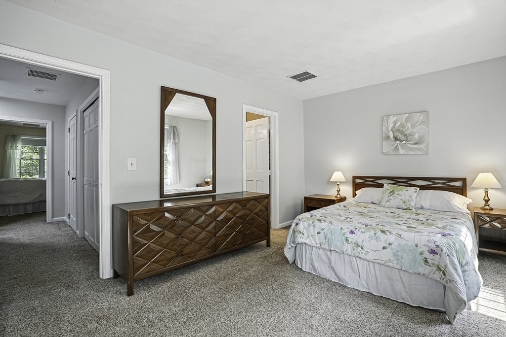 Hopedale, Massachusetts 01747, United States, 2 Bedrooms Bedrooms, ,2 BathroomsBathrooms,Residential,Active,96557