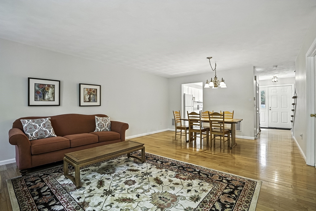 Hopedale, Massachusetts 01747, United States, 2 Bedrooms Bedrooms, ,2 BathroomsBathrooms,Residential,Active,96557