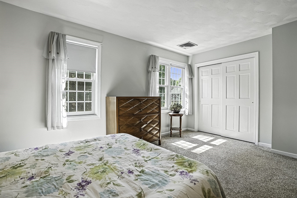 Hopedale, Massachusetts 01747, United States, 2 Bedrooms Bedrooms, ,2 BathroomsBathrooms,Residential,Active,96557