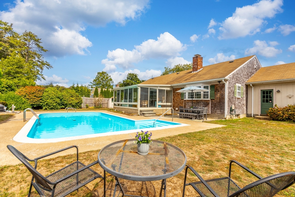 76 Captain Chase Rd