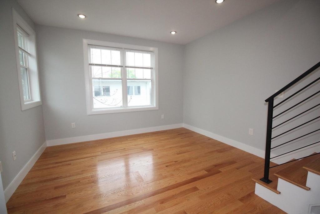 110 Main St 106