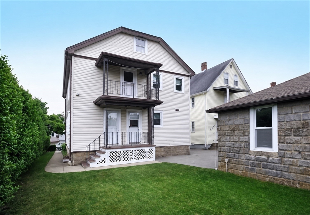 11-13 Alden St