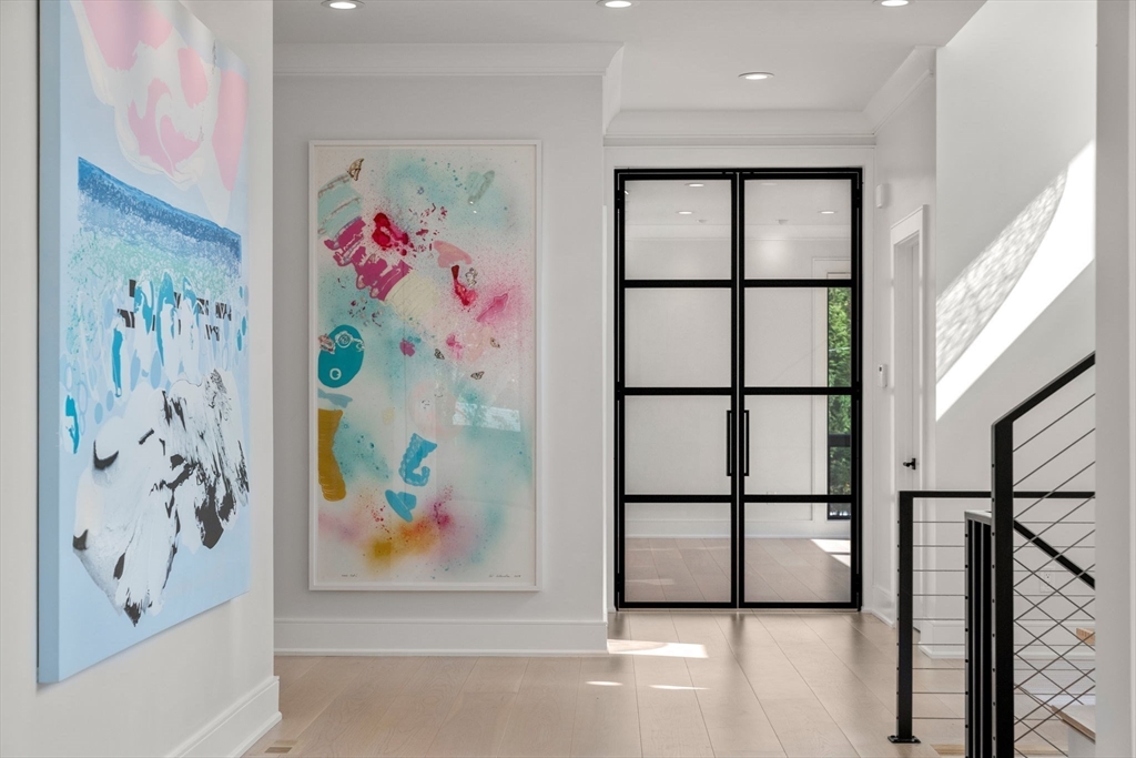 61 Lakeview Ave