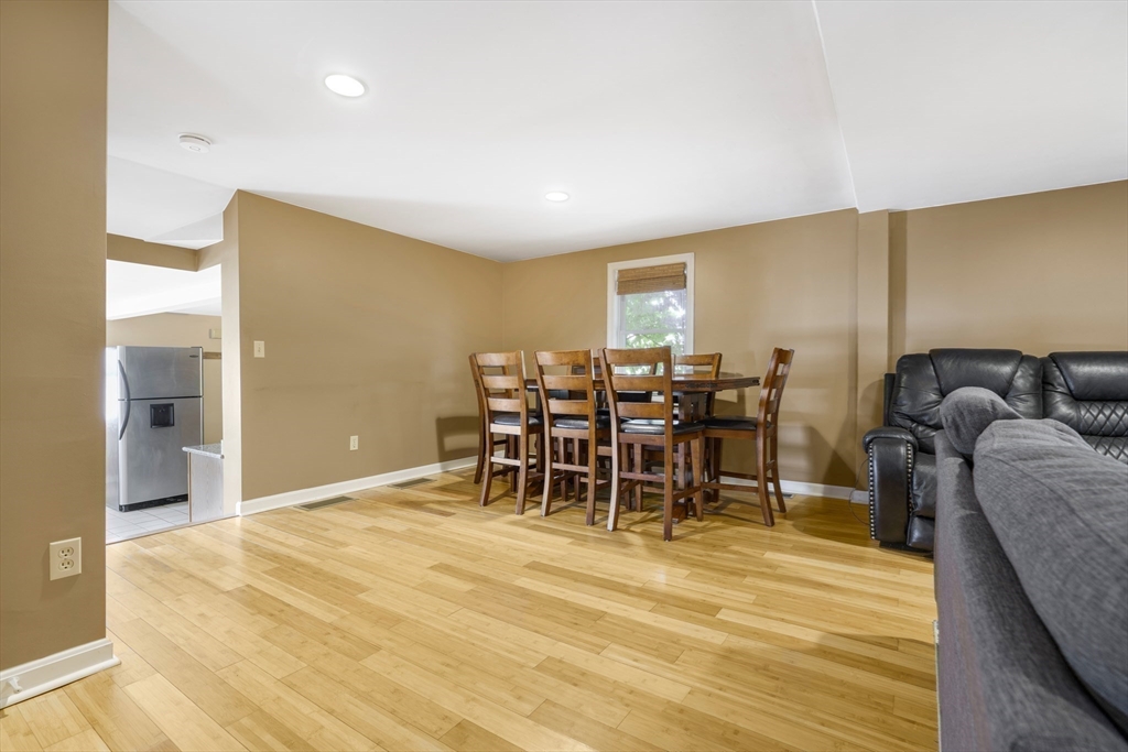 24 Knapp St