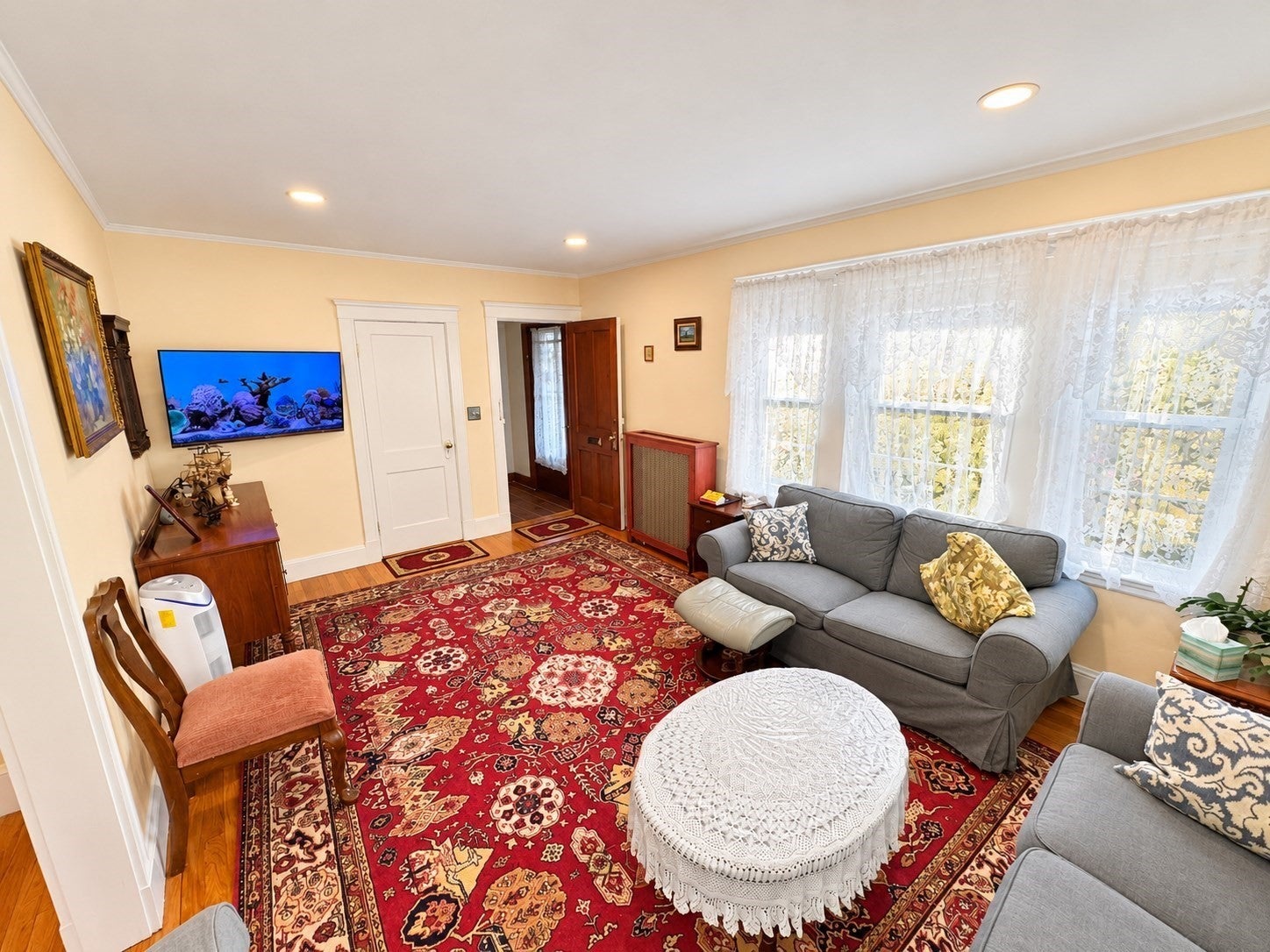 255 Waverley Ave. 1