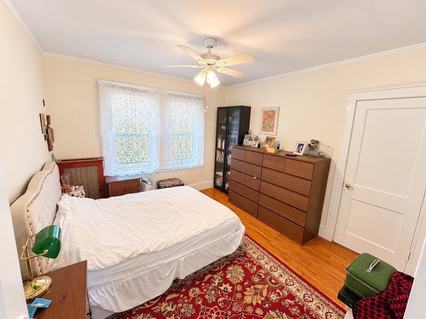 255 Waverley Ave. 1