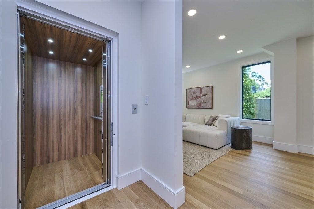 Photo of 123 Fuller ST, Brookline, MA