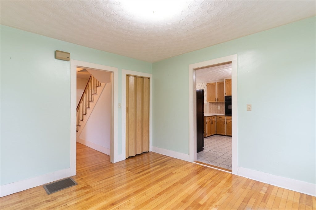 6 Maynard St, Webster, MA, 6 Maynard St, Webster, MA Photo #14