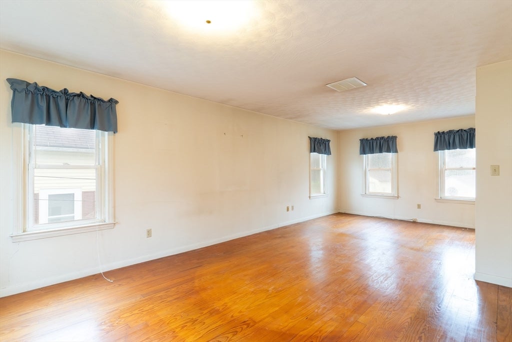 6 Maynard St, Webster, MA, 6 Maynard St, Webster, MA Photo #23