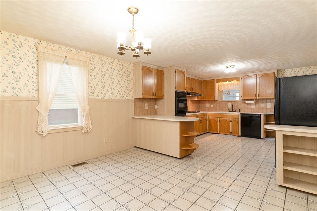 6 Maynard St, Webster, MA, 6 Maynard St, Webster, MA Photo #9