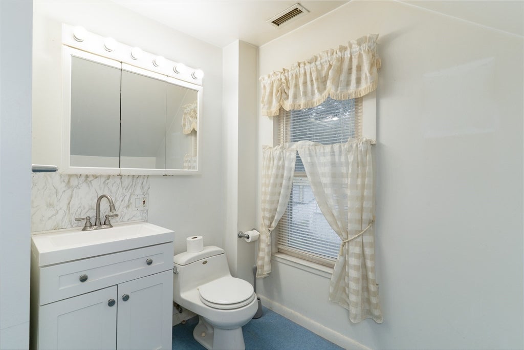 6 Maynard St, Webster, MA, 6 Maynard St, Webster, MA Photo #31