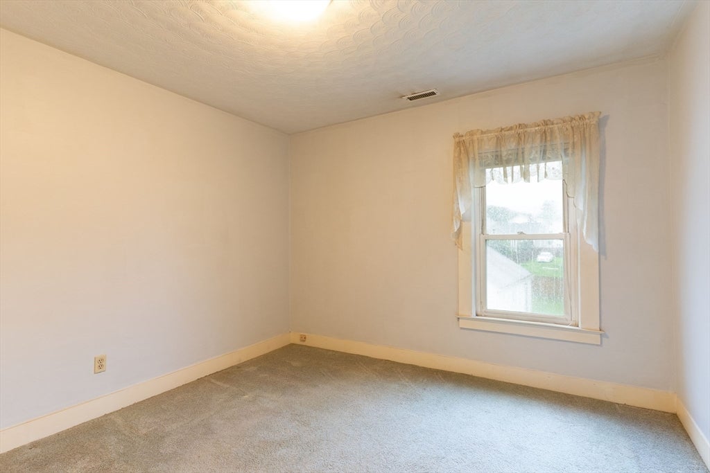 6 Maynard St, Webster, MA, 6 Maynard St, Webster, MA Photo #28