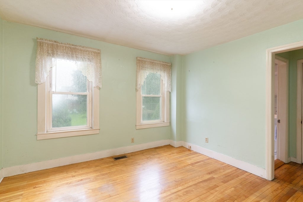 6 Maynard St, Webster, MA, 6 Maynard St, Webster, MA Photo #16