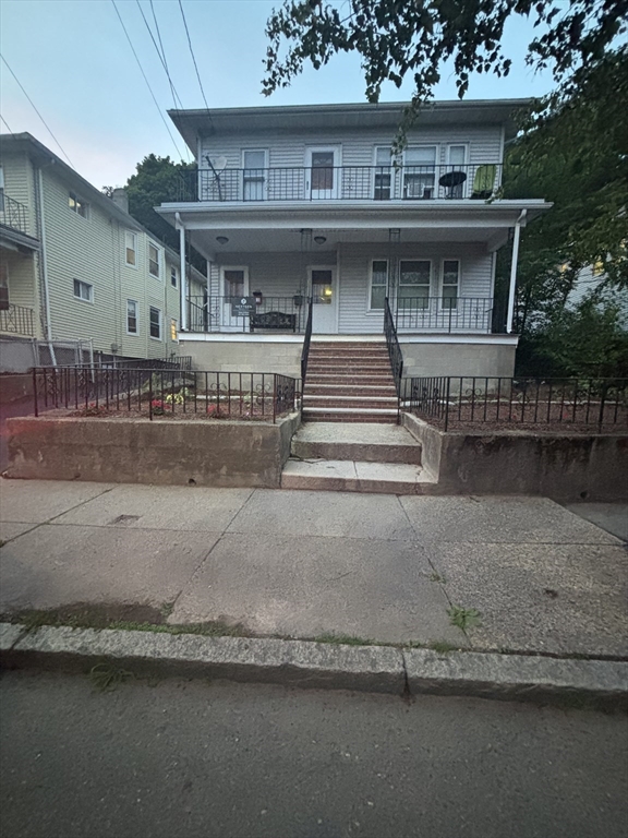 207 Gladstone St