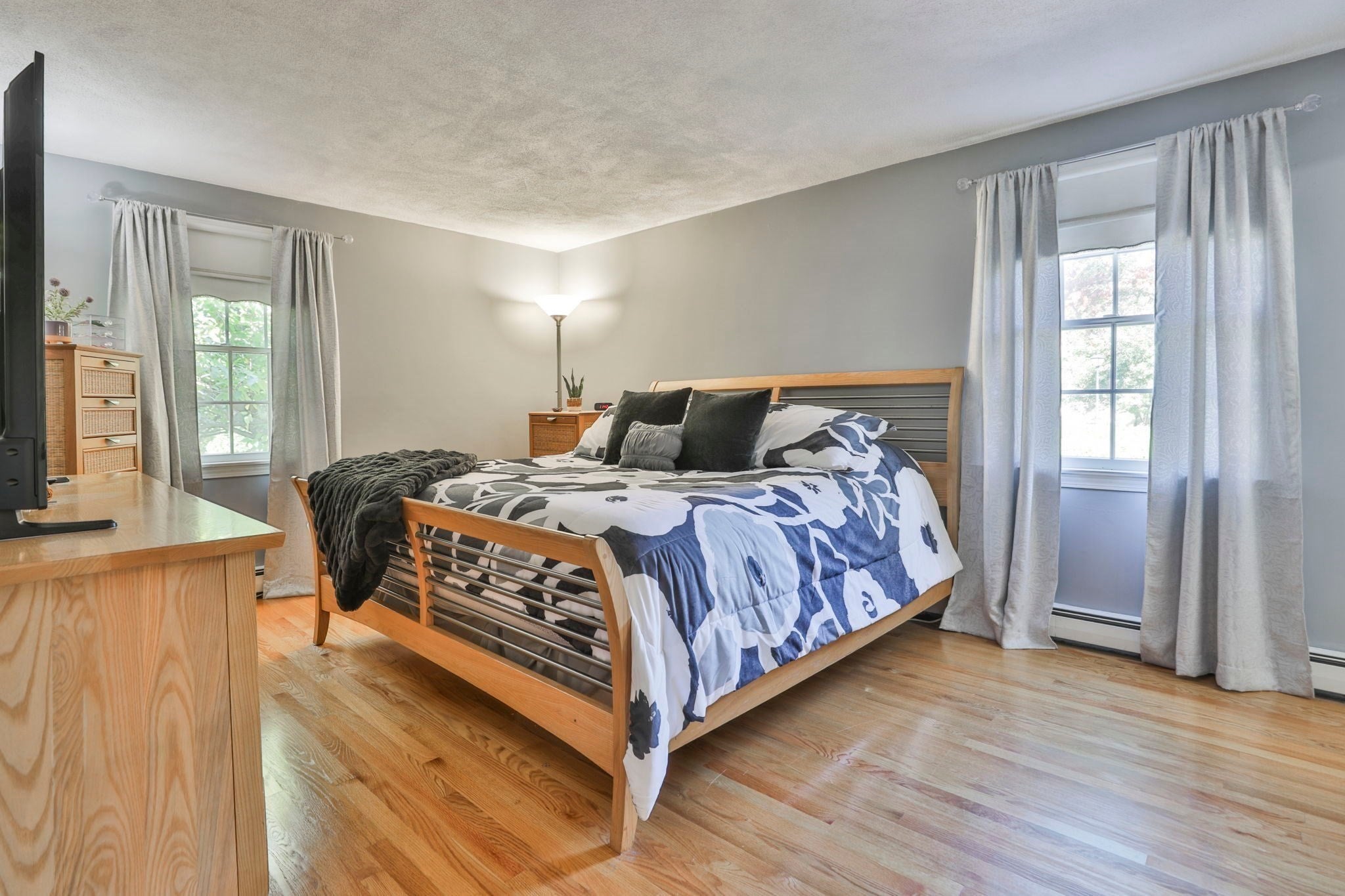 25 Indian Rock Dr, Saugus, MA Photo #19
