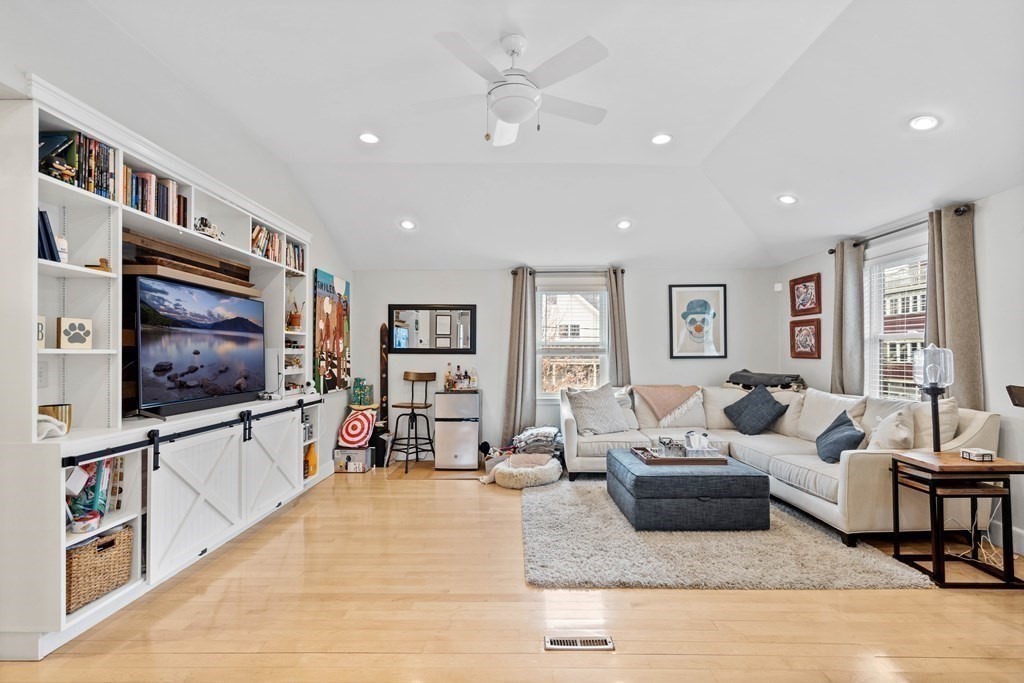 64 Ashland St 2
