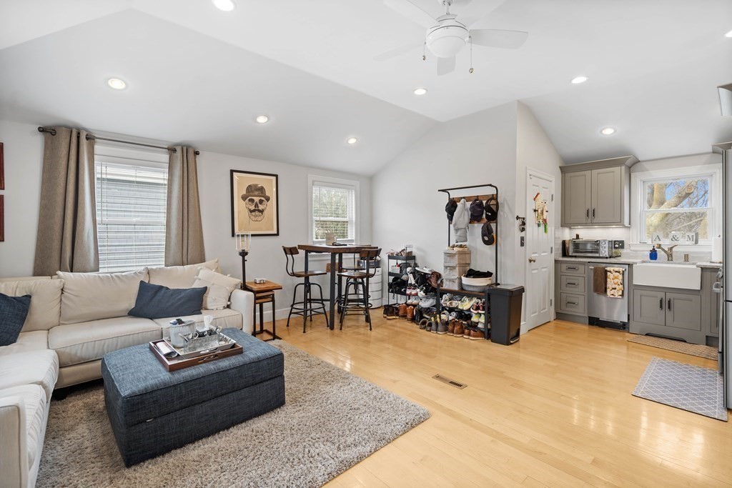 64 Ashland St 2
