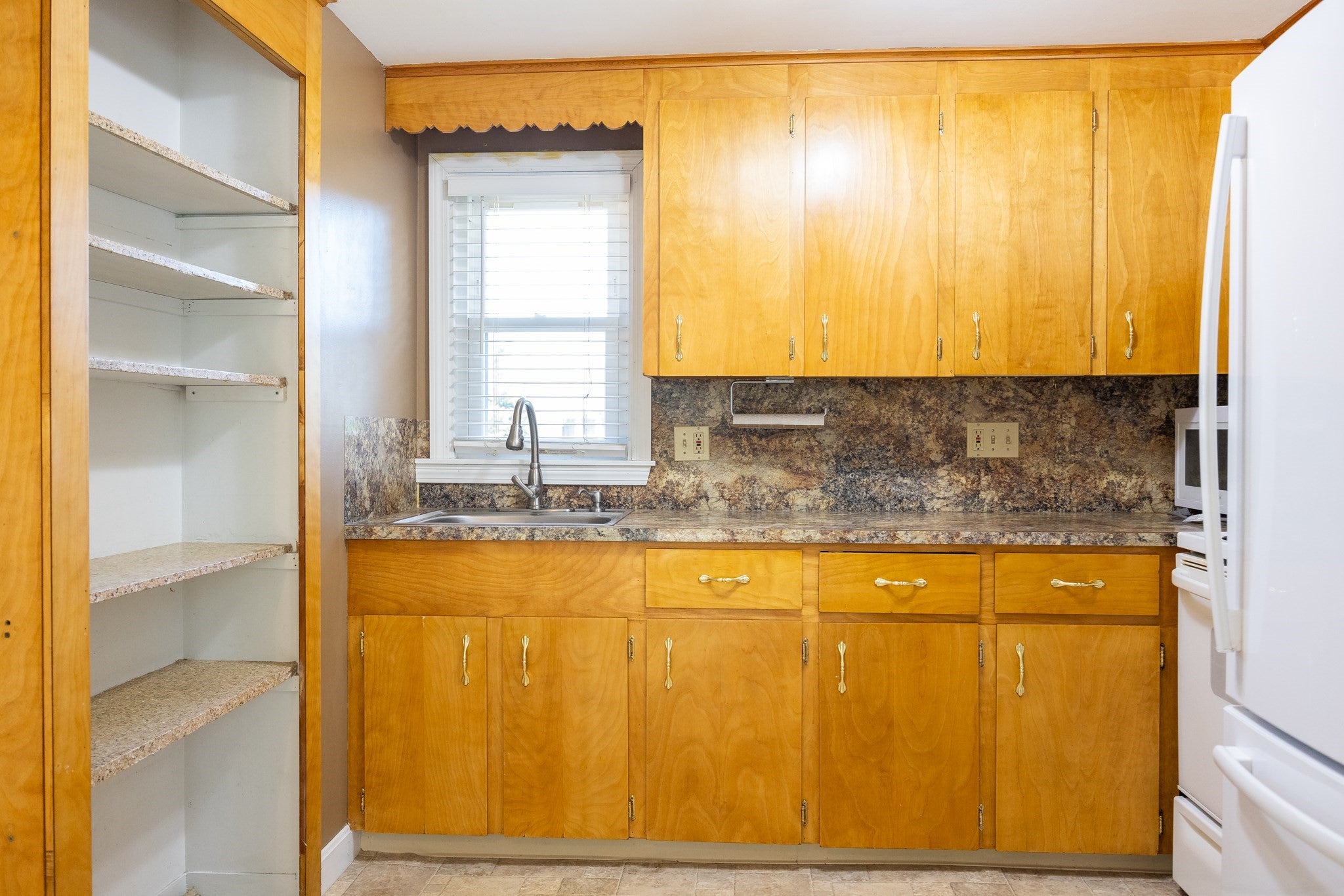 31 Stockholm St, Bellingham, MA Photo #12