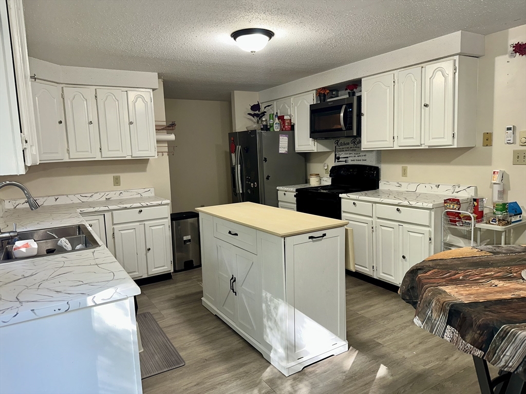 192 W Main St 192