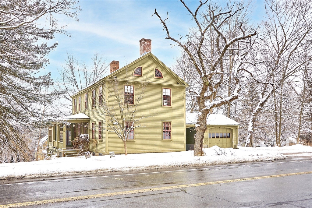 742 Main & Barnes Ct