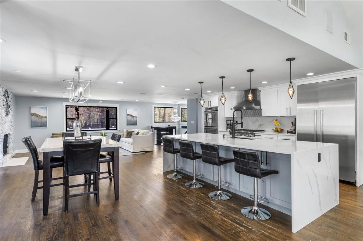 901 Randolph Ave, Milton, MA, 901 Randolph Ave, Milton, MA Photo #15