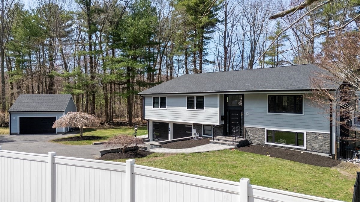 901 Randolph Ave, Milton, MA, 901 Randolph Ave, Milton, MA Photo #1