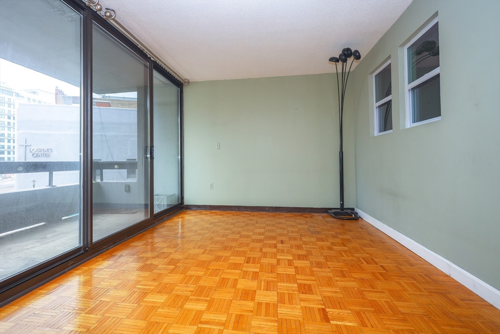 566 Commonwealth Ave 304