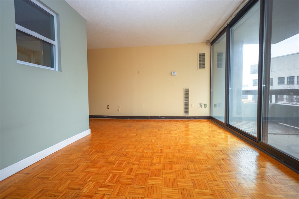 566 Commonwealth Ave 304