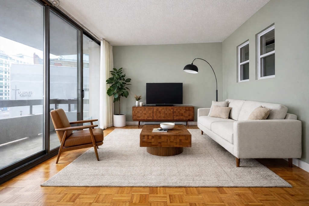 566 Commonwealth Ave #304 Floor 3