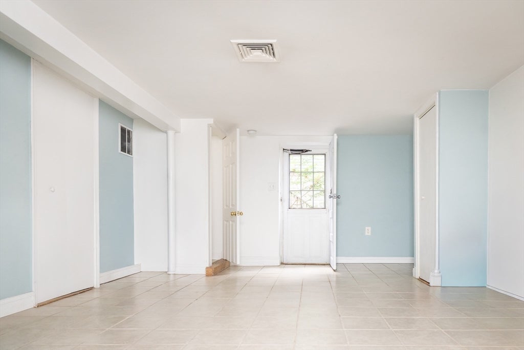 15 Murray Hill Rd, Medford, MA Photo #22
