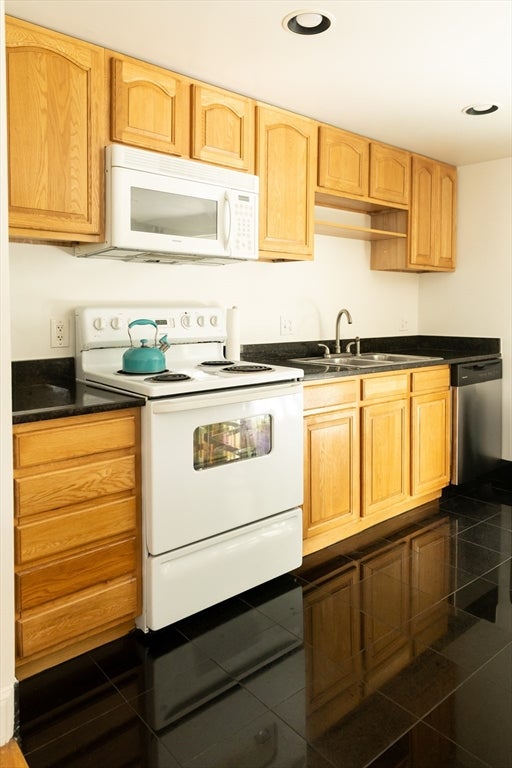 15 Murray Hill Rd, Medford, MA Photo #8