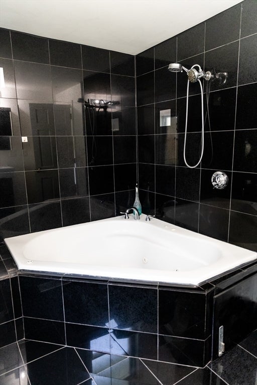 15 Murray Hill Rd, Medford, MA Photo #18
