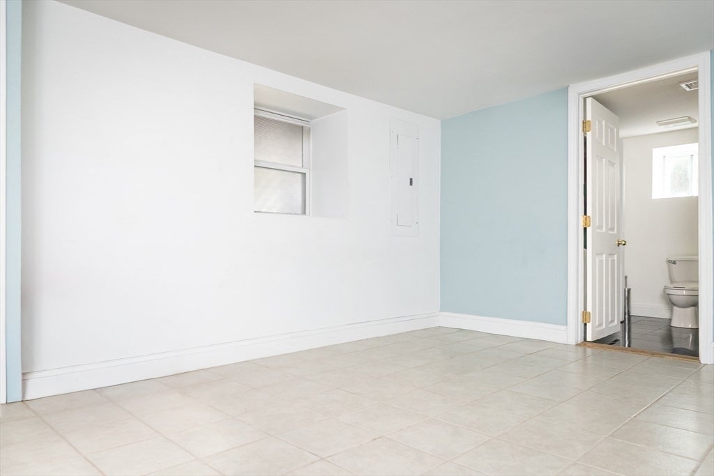 15 Murray Hill Rd, Medford, MA Photo #23