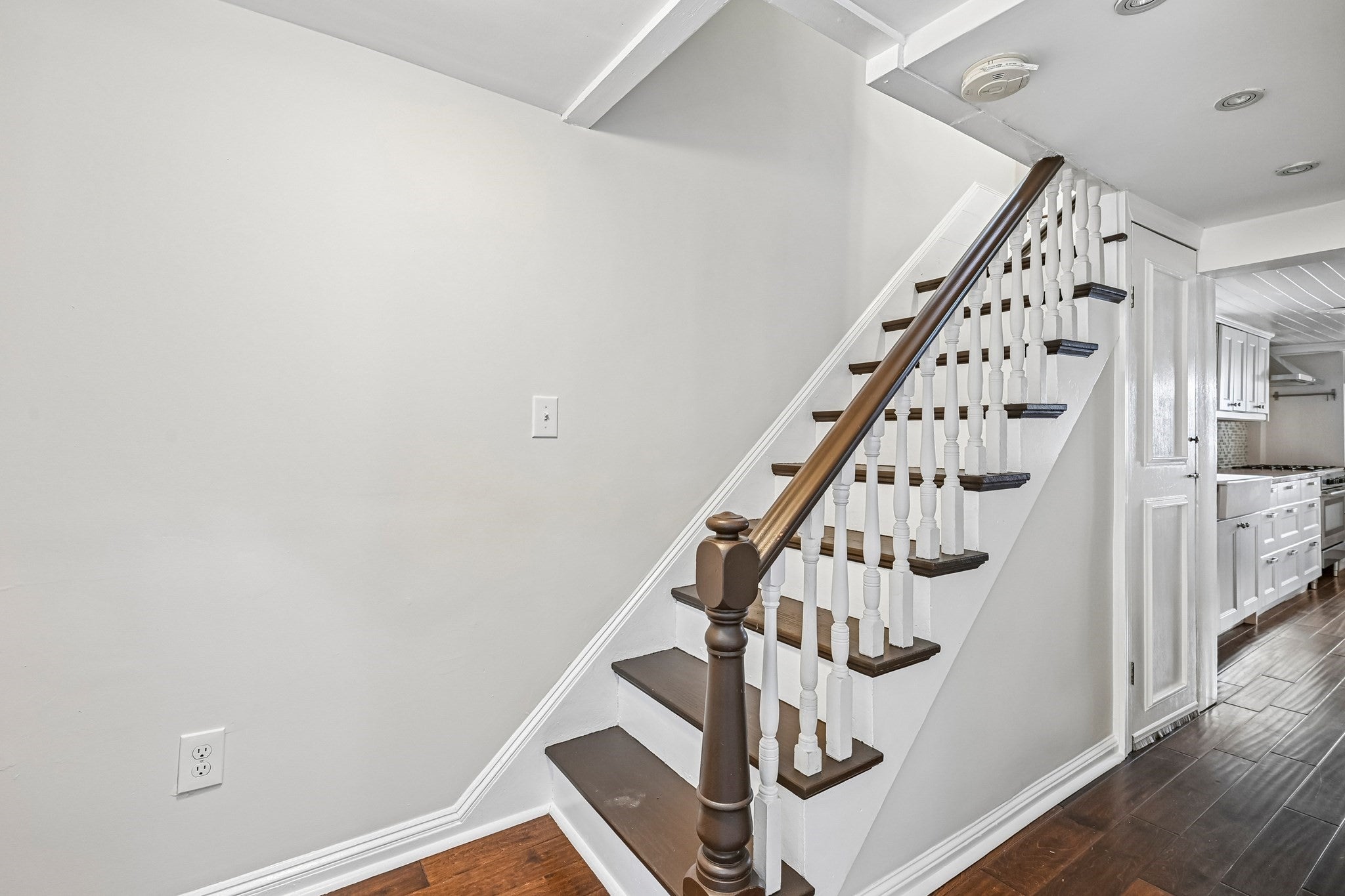 22 Claremont Ter, Swampscott, MA Photo #9
