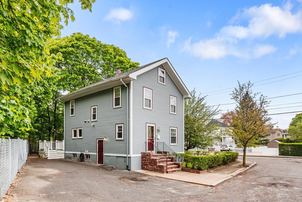 1 Newport Ave