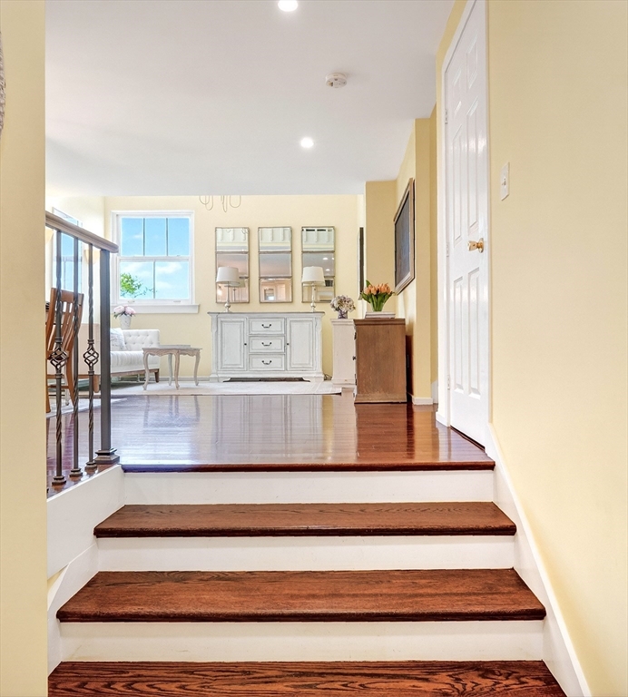 51 Pettee St 49